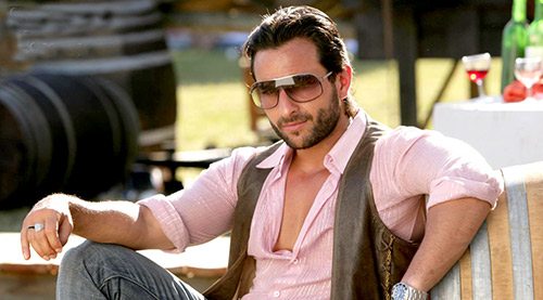 Saif Ali Khan treated and discharged from hospital after thumb injury, , 2016