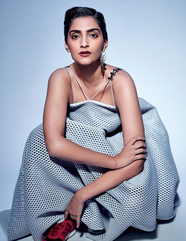 Sonam Kapoor honoured with Icon Award at Asiavision Movie Awards 2016, , 2016