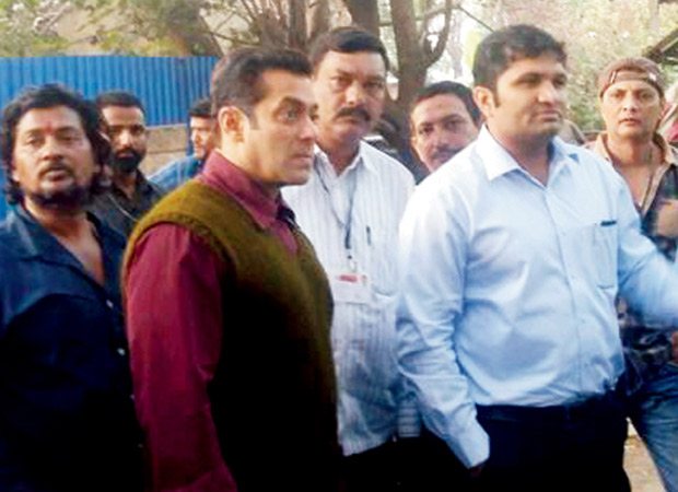 Salman Khan to bear the cost of repairing toilets in Aarey Colony s Madras Pada slum, , 2016