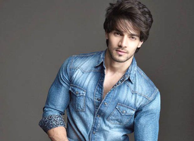 Sooraj Pancholi signs a romantic film, , 2017