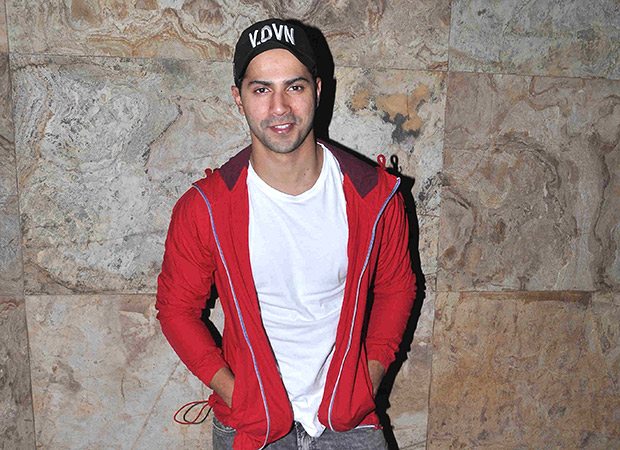 SHOCKING: Varun Dhawan’s jacket catches fire at an awards show, , 2017