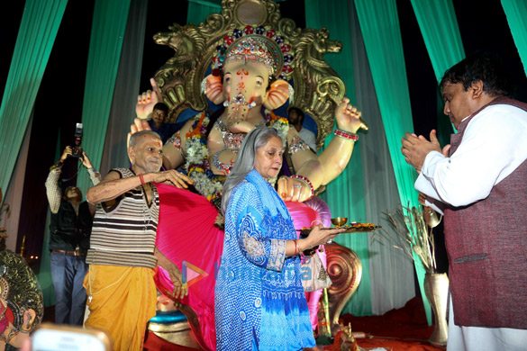Jaya Bachchan visits Rajesh Yadav’s Ganesh Pandal, , 2017